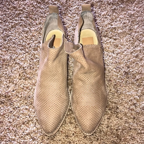 Dolce Vita Shoes - Dolce Vita tan booties size 9